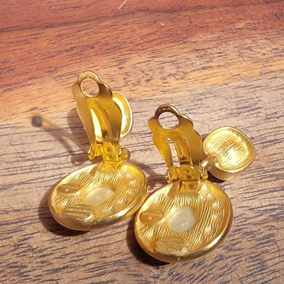Vintage Givenchy Runway Goldtone Faux Peal And Red Glass Dangle Clip On Earrings